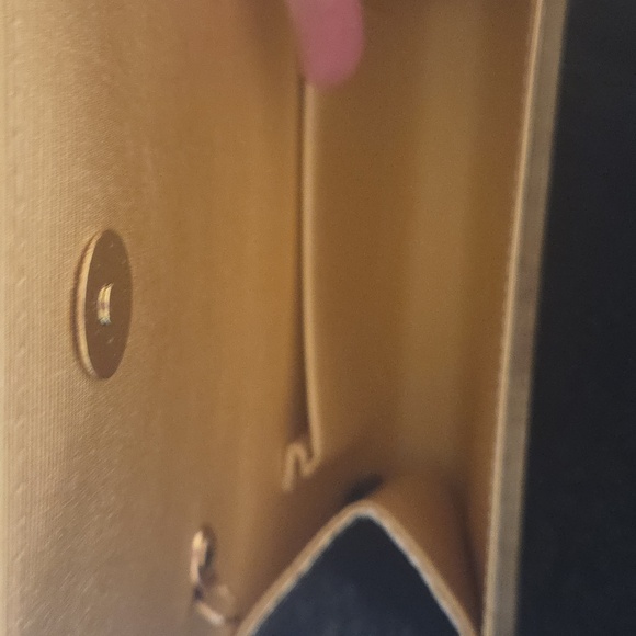 Kurt Geiger London Drench Gold Crossbody Bag Nwt Retail $135 - Picture 9 of 10